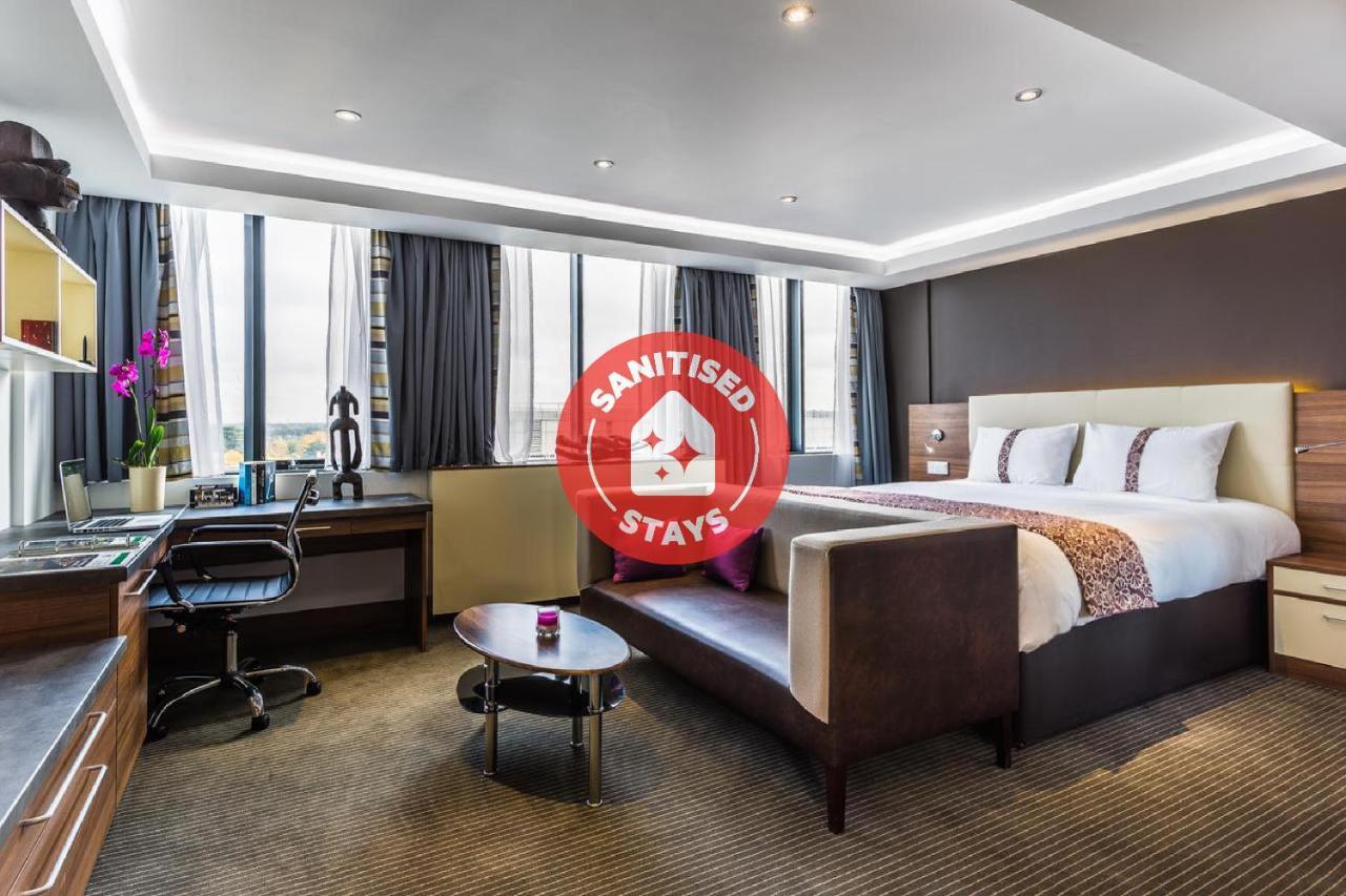 Livin' Serviced Apartments Уотфорд Екстериор снимка