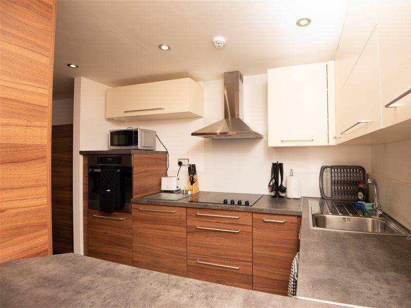 Livin' Serviced Apartments Уотфорд Екстериор снимка