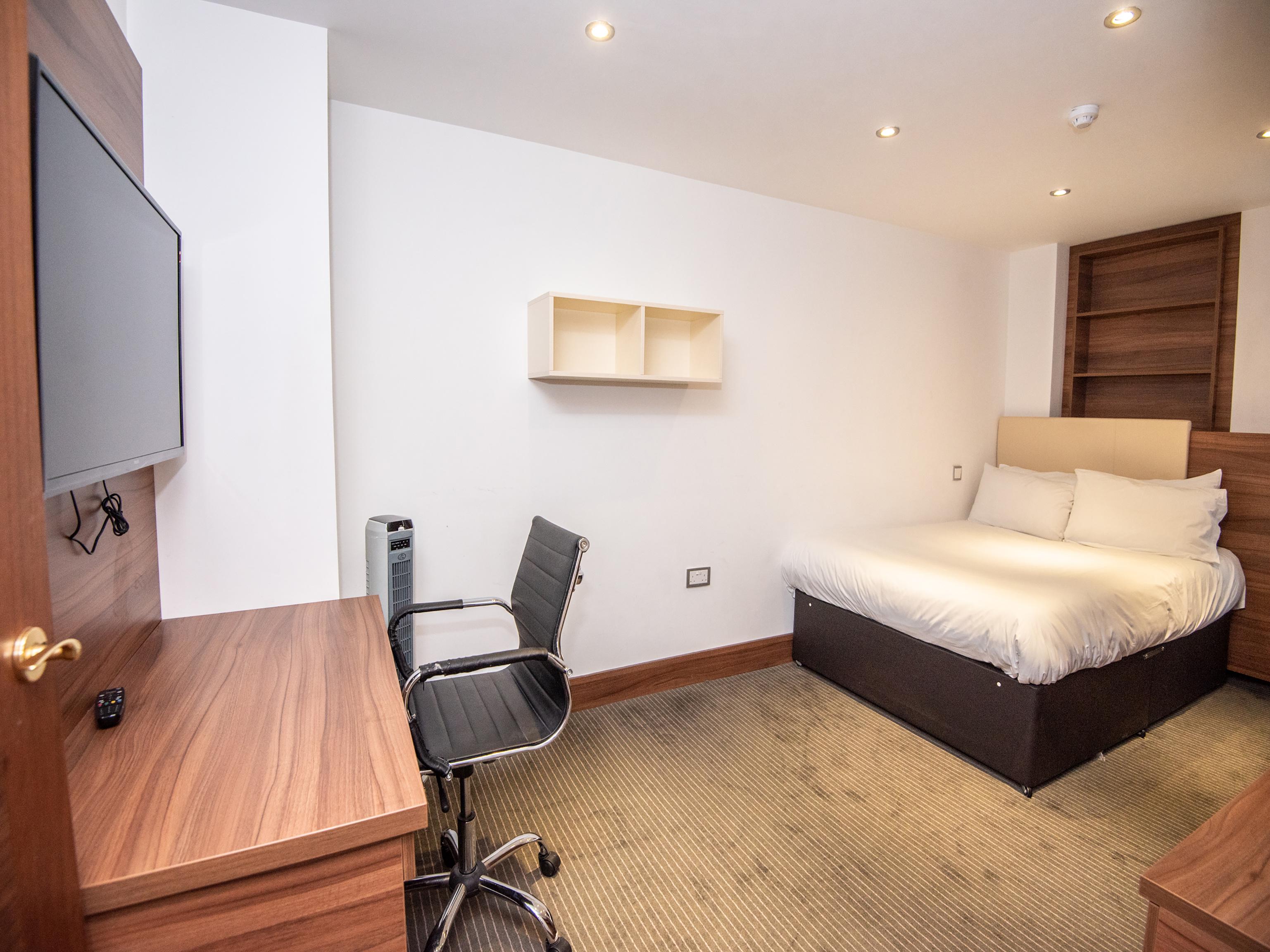 Livin' Serviced Apartments Уотфорд Екстериор снимка