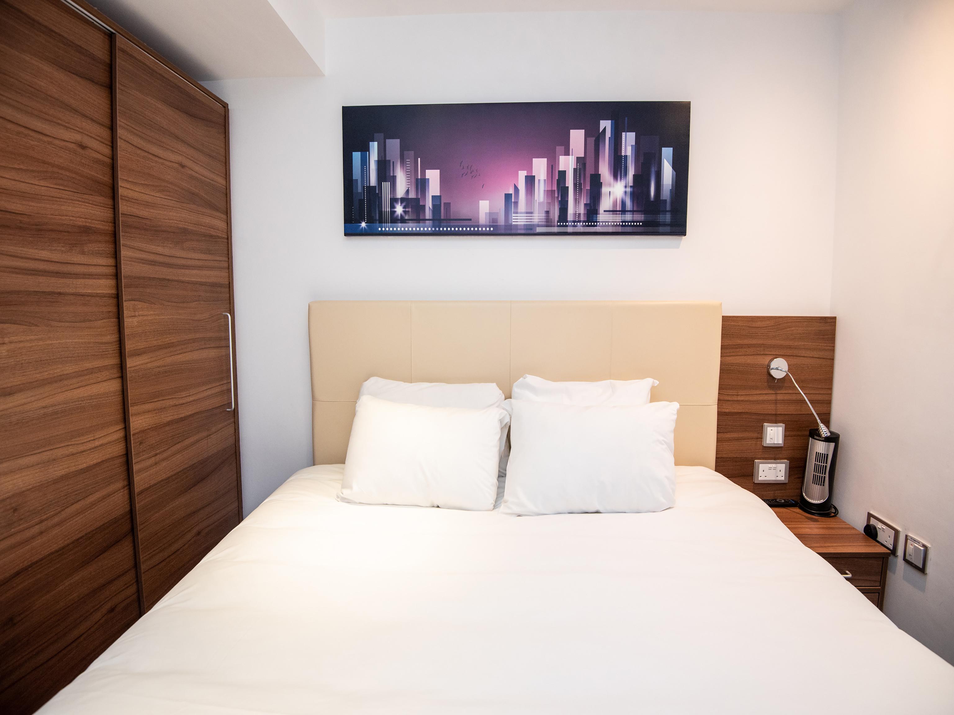 Livin' Serviced Apartments Уотфорд Екстериор снимка