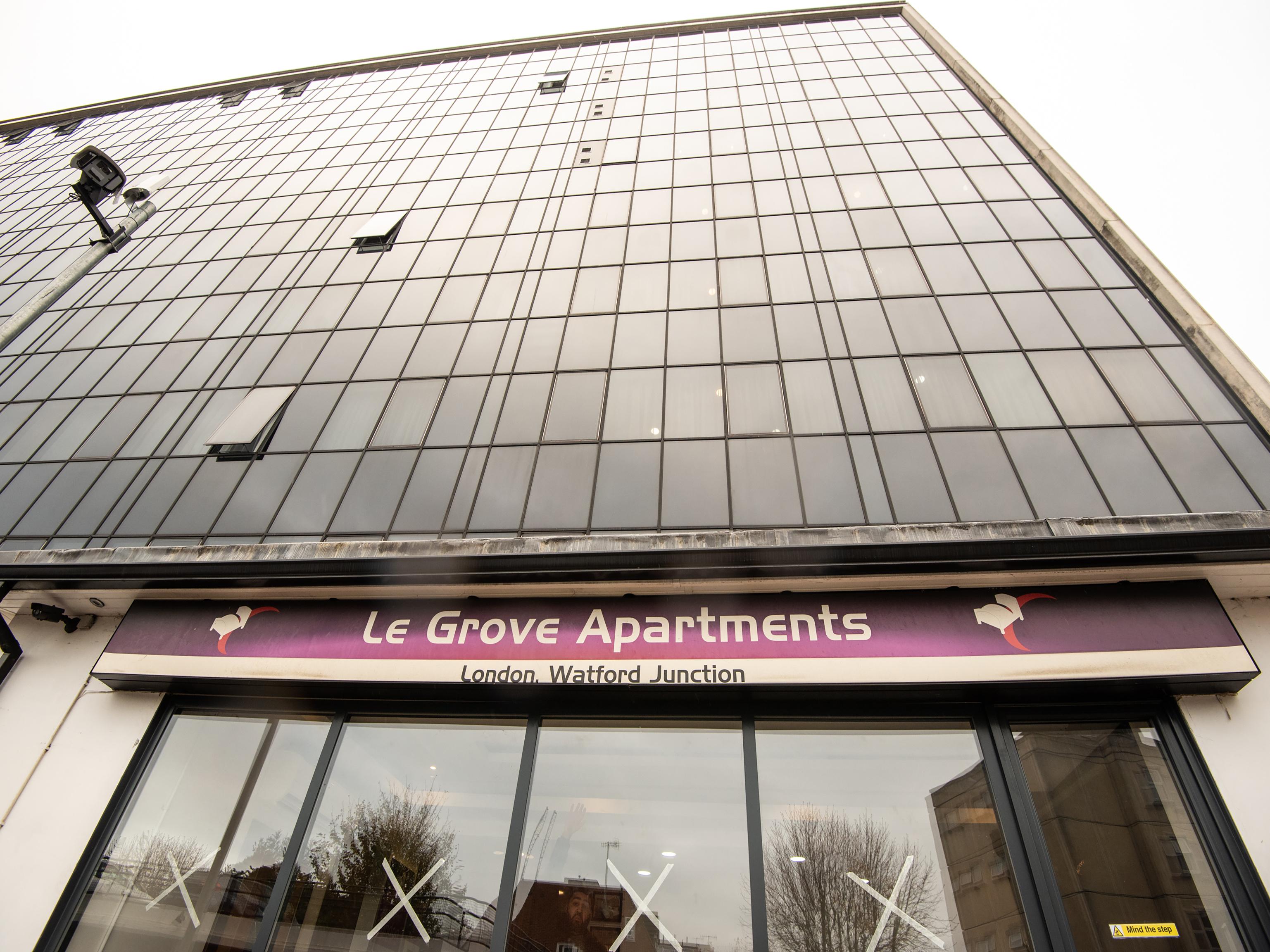 Livin' Serviced Apartments Уотфорд Екстериор снимка