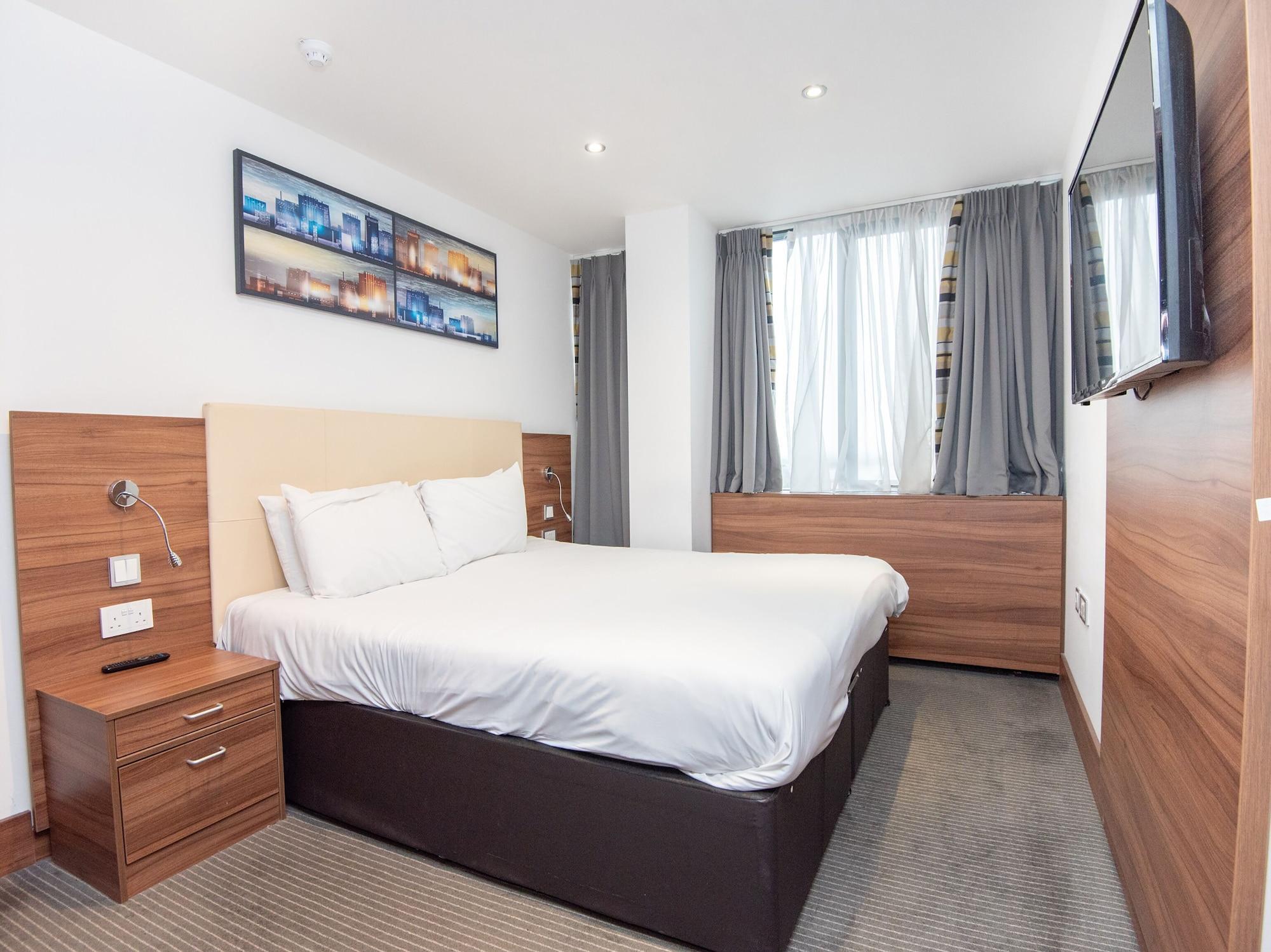 Livin' Serviced Apartments Уотфорд Екстериор снимка