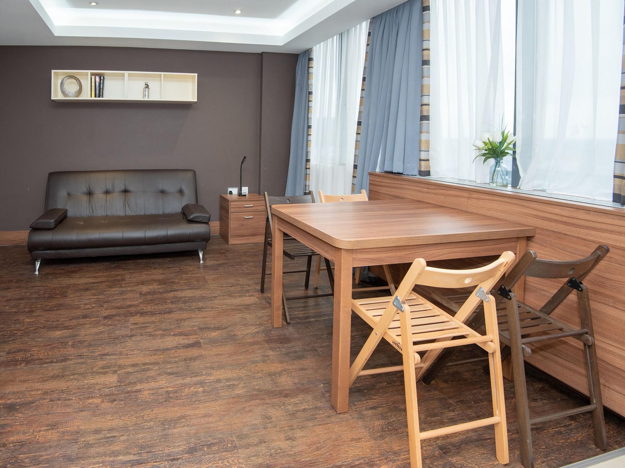 Livin' Serviced Apartments Уотфорд Екстериор снимка