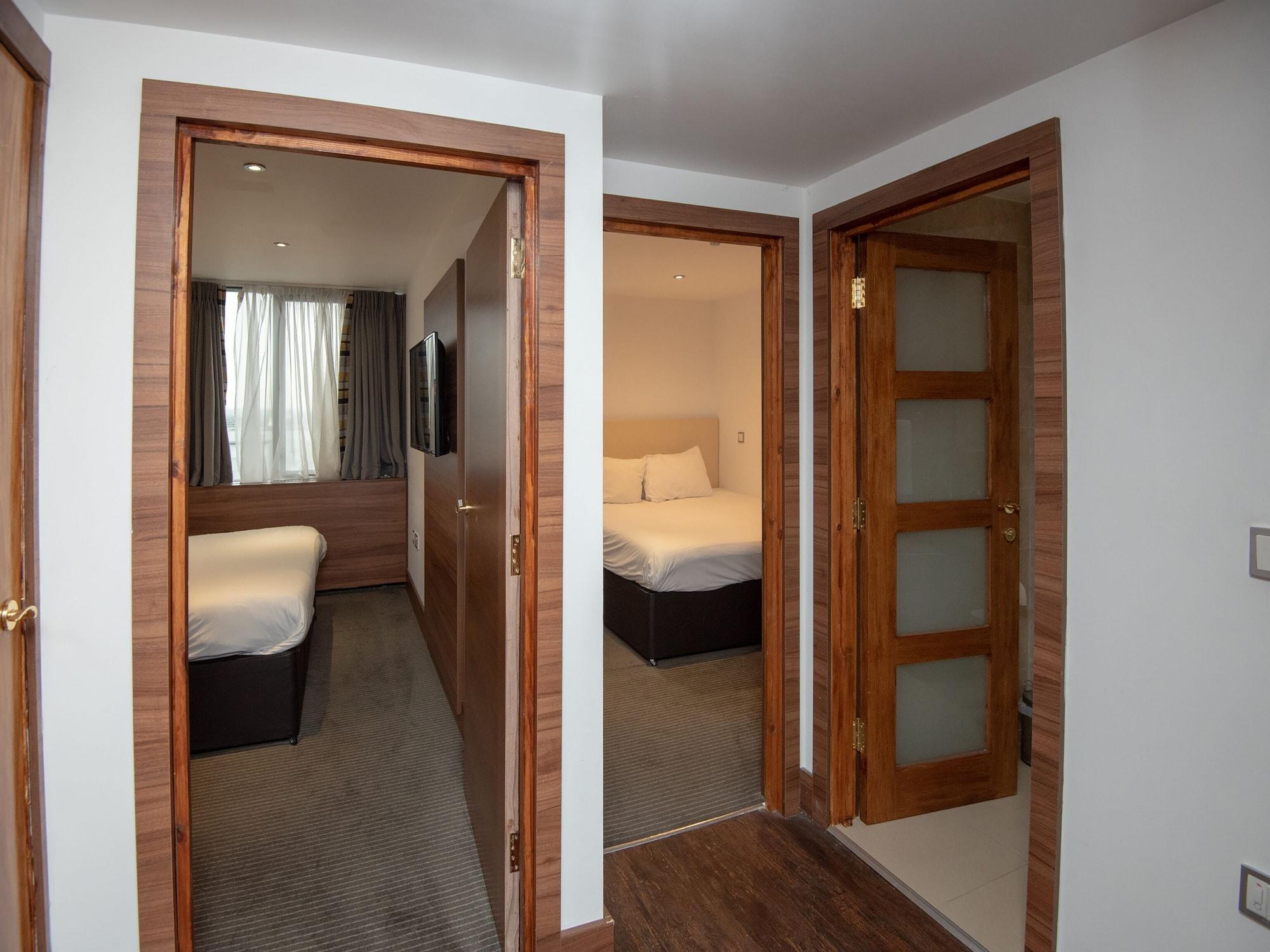 Livin' Serviced Apartments Уотфорд Екстериор снимка