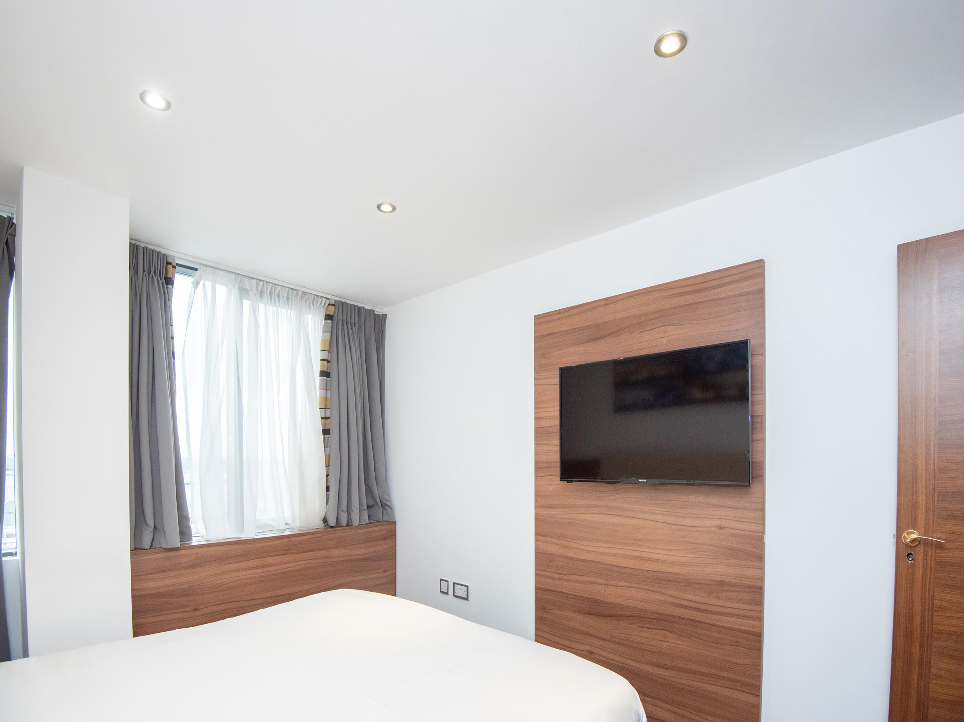 Livin' Serviced Apartments Уотфорд Екстериор снимка