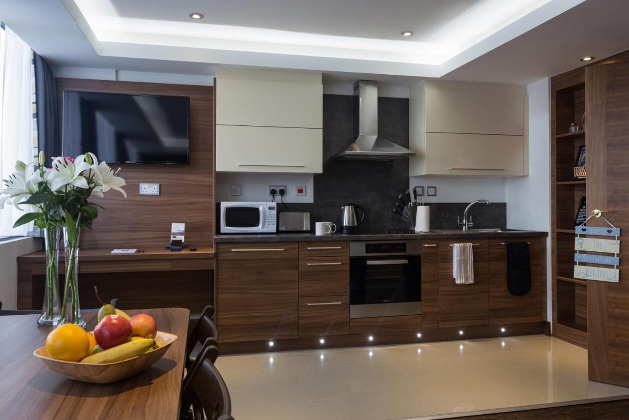 Livin' Serviced Apartments Уотфорд Екстериор снимка