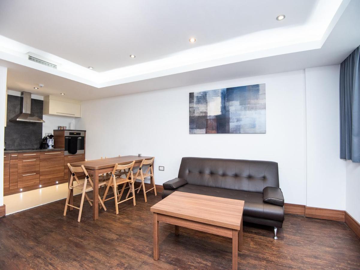 Livin' Serviced Apartments Уотфорд Екстериор снимка