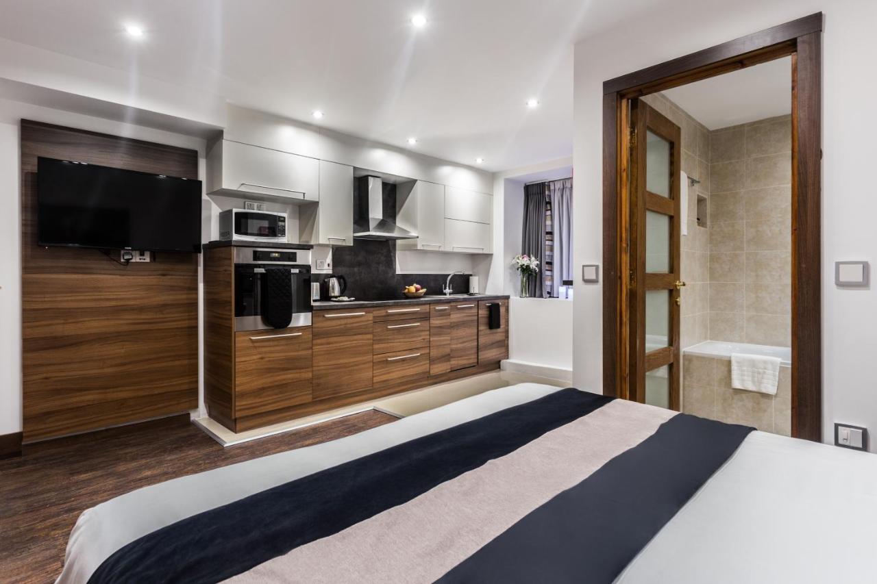 Livin' Serviced Apartments Уотфорд Екстериор снимка